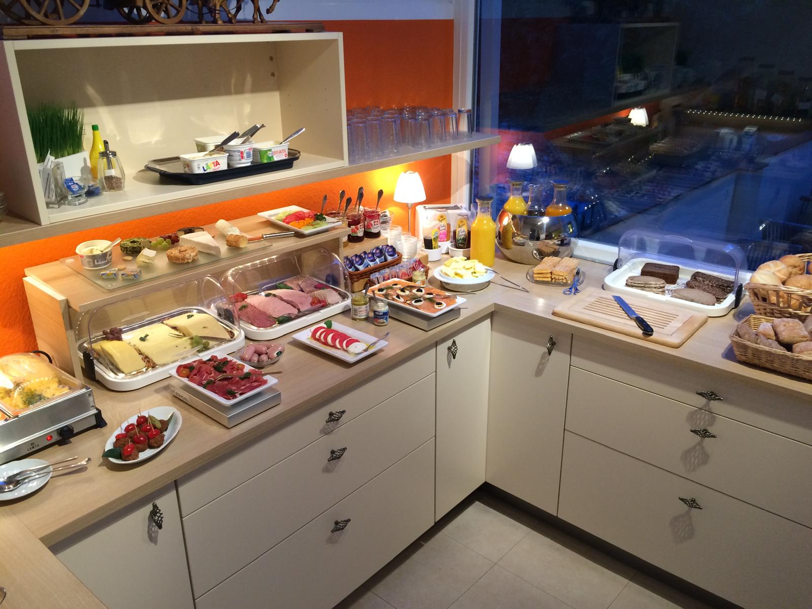 Frühstücksbuffet Bild 2